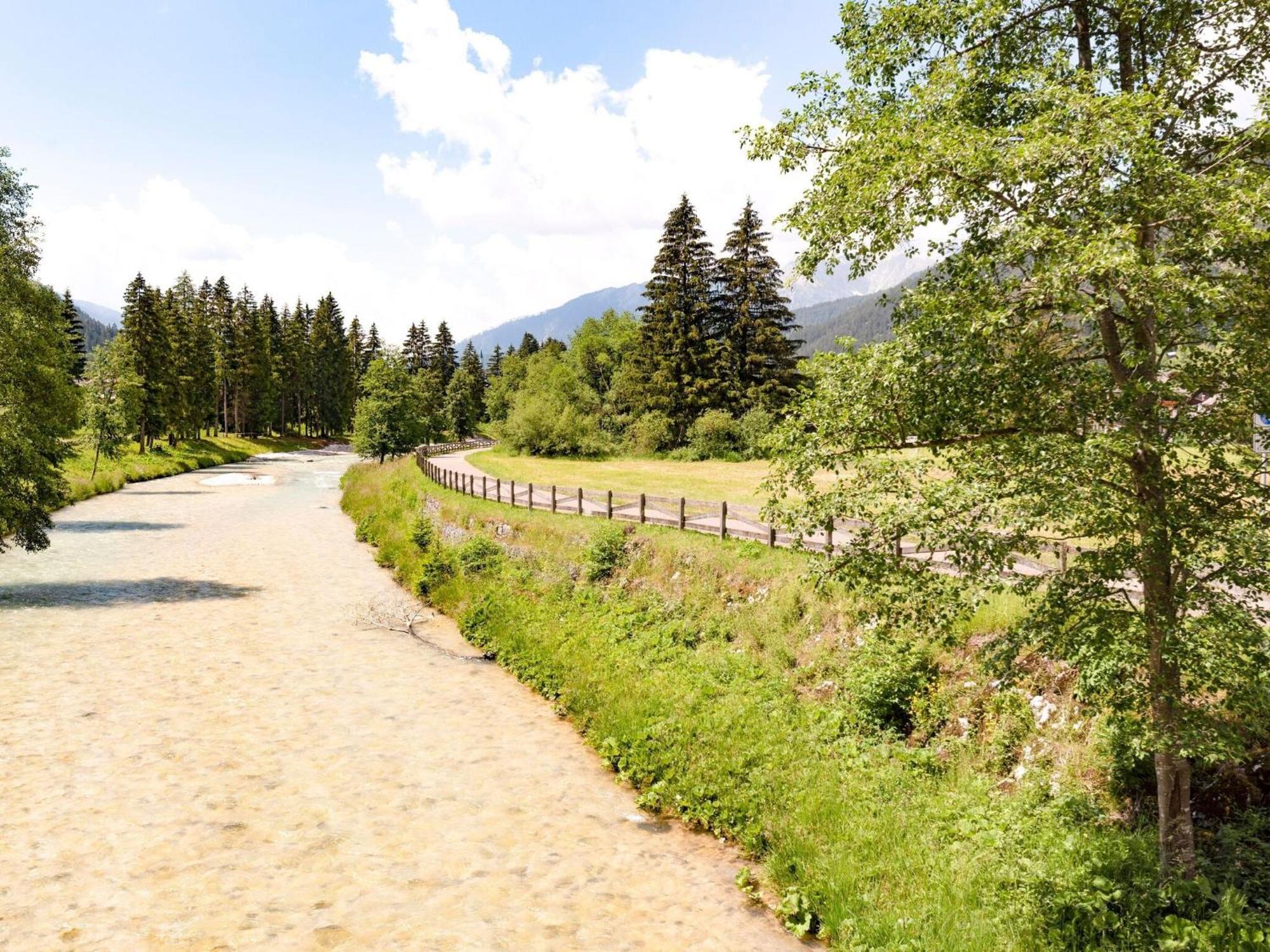 Spacious Chalet With Garden Near Ski Area In Tyrol Pozza di Fassa Εξωτερικό φωτογραφία